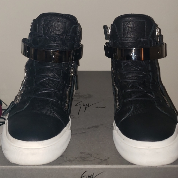 Guiseppe Zanotti - Picture 2 of 7